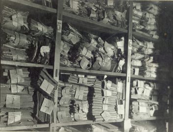 У сховішчах Дзяржаўнага архіва Гомельскай вобласці (1933–1938 гг.)  Беларускі дзяржаўны архіў кінафотафонадакументаў. А04-040.