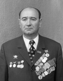 Начальнік Галоўнага архіўнага ўпраўлення пры Савеце Міністраў БССР У.В. Лашкевіч (1975 г.)  Беларускі дзяржаўны архіў кінафотафонадакументаў. 0-098432.